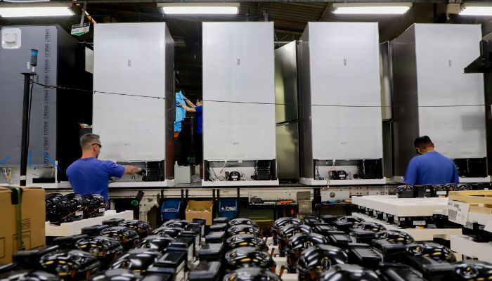 Paraná registra 3º maior saldo de empregos do Brasil de janeiro a outubro de 2025